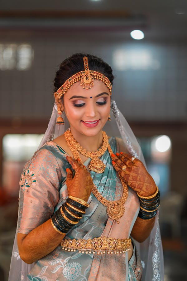 Pink Lips and Defined Eyes South Indian Bridal Look