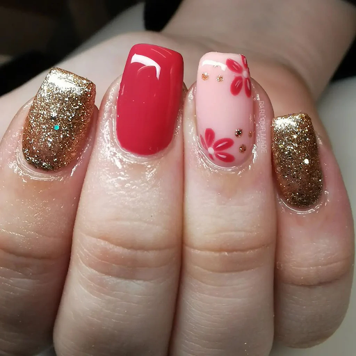 Red Flowers with Glitter Nail Art Idea