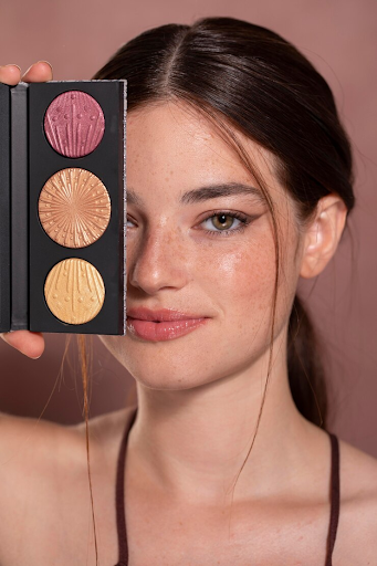 Luminous Highlight Bridesmaid Makeup Look