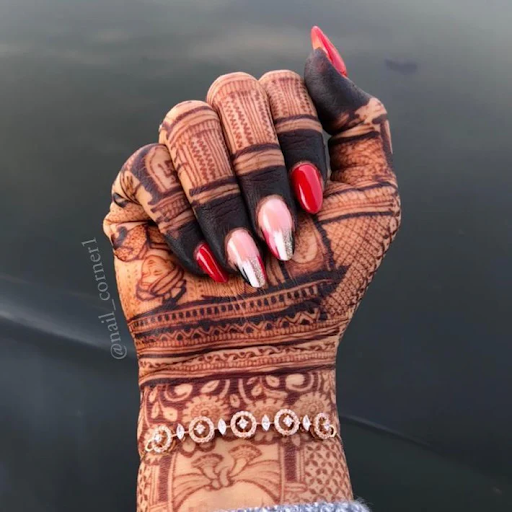 Dry Brush Tips Indian Bridal Nail Art Idea