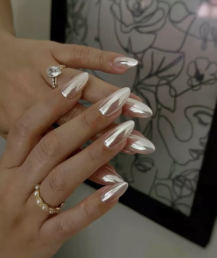 Like a Mirror Chrome Nails