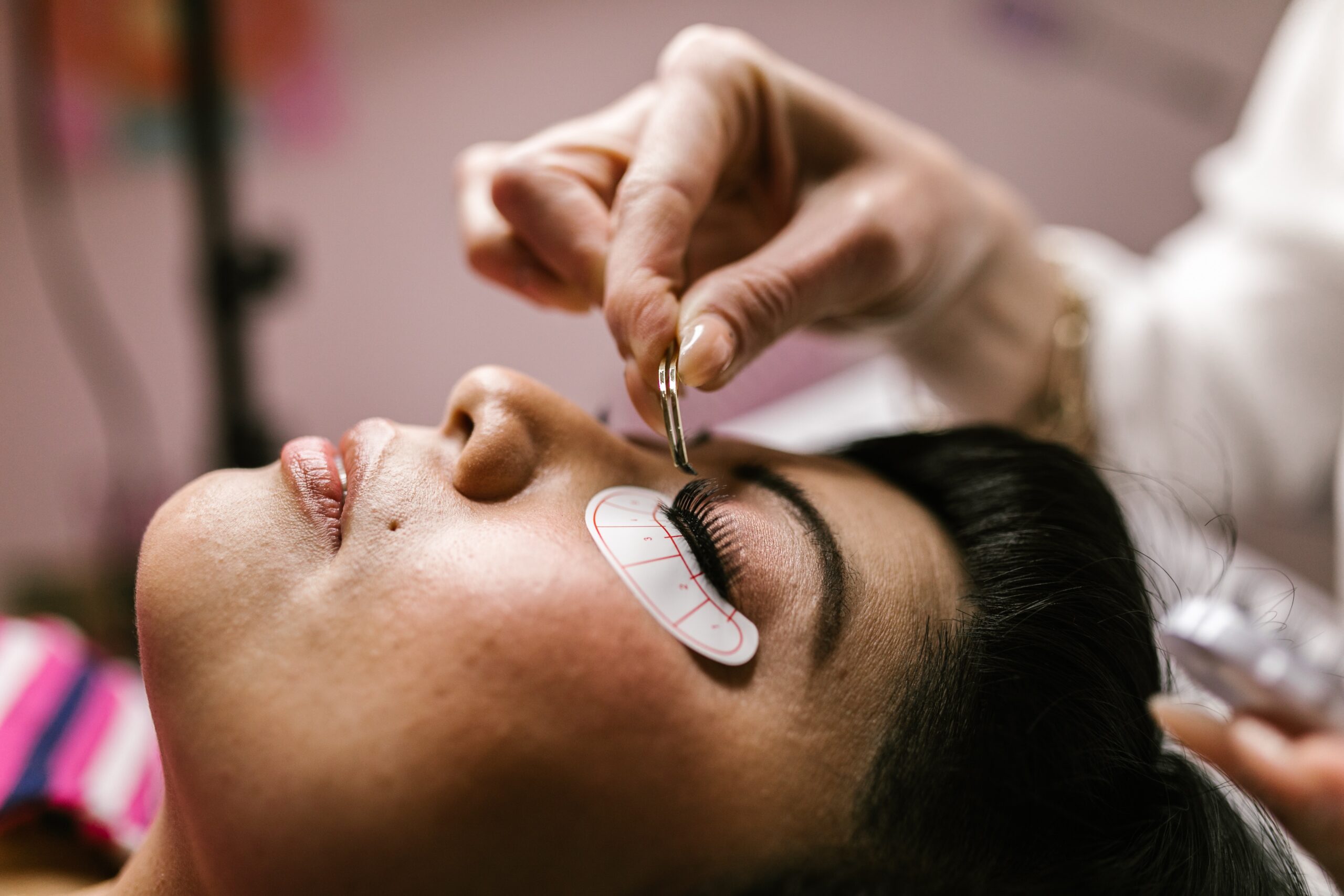 Eyelash Extensions – Types, Procedure, Benefits and Pricing
