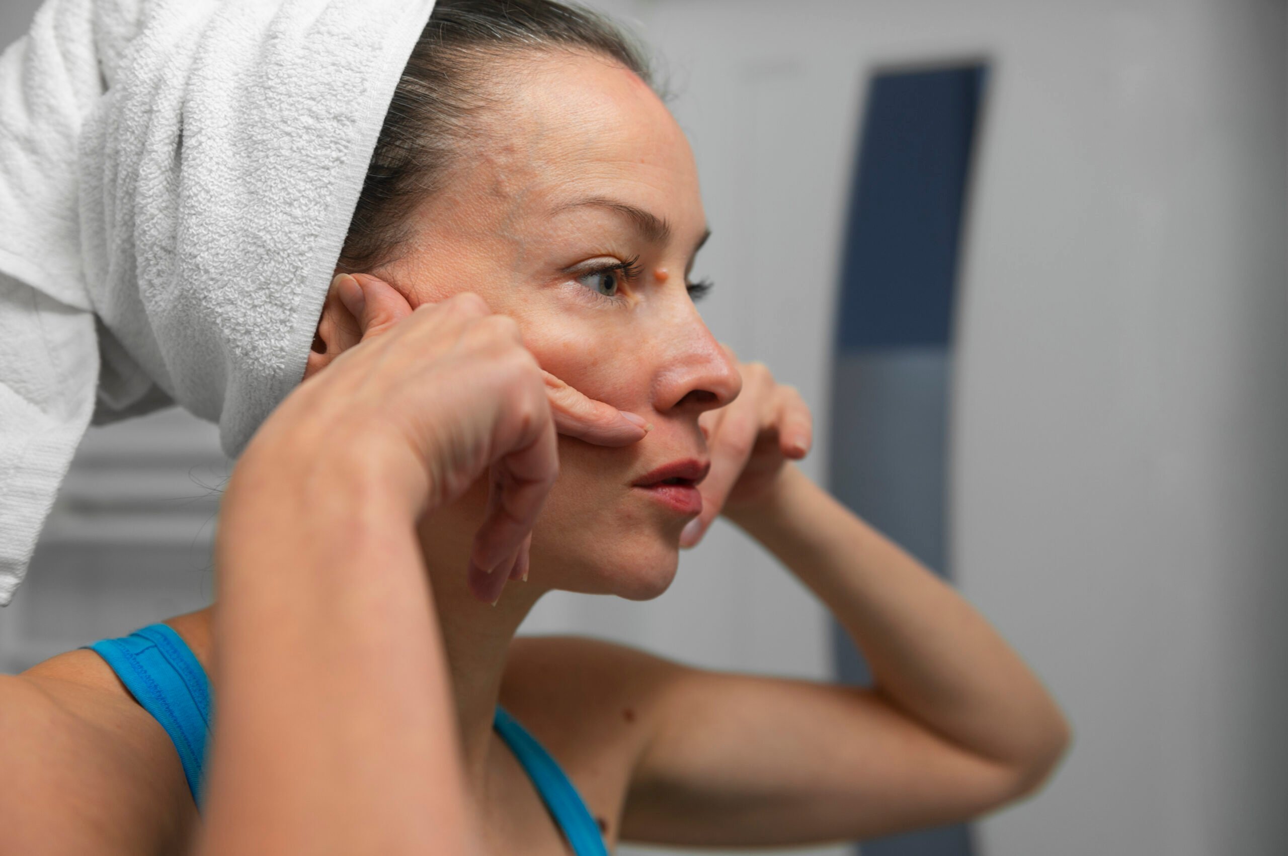 Dark Eyelids: Causes, remedies, and treatments