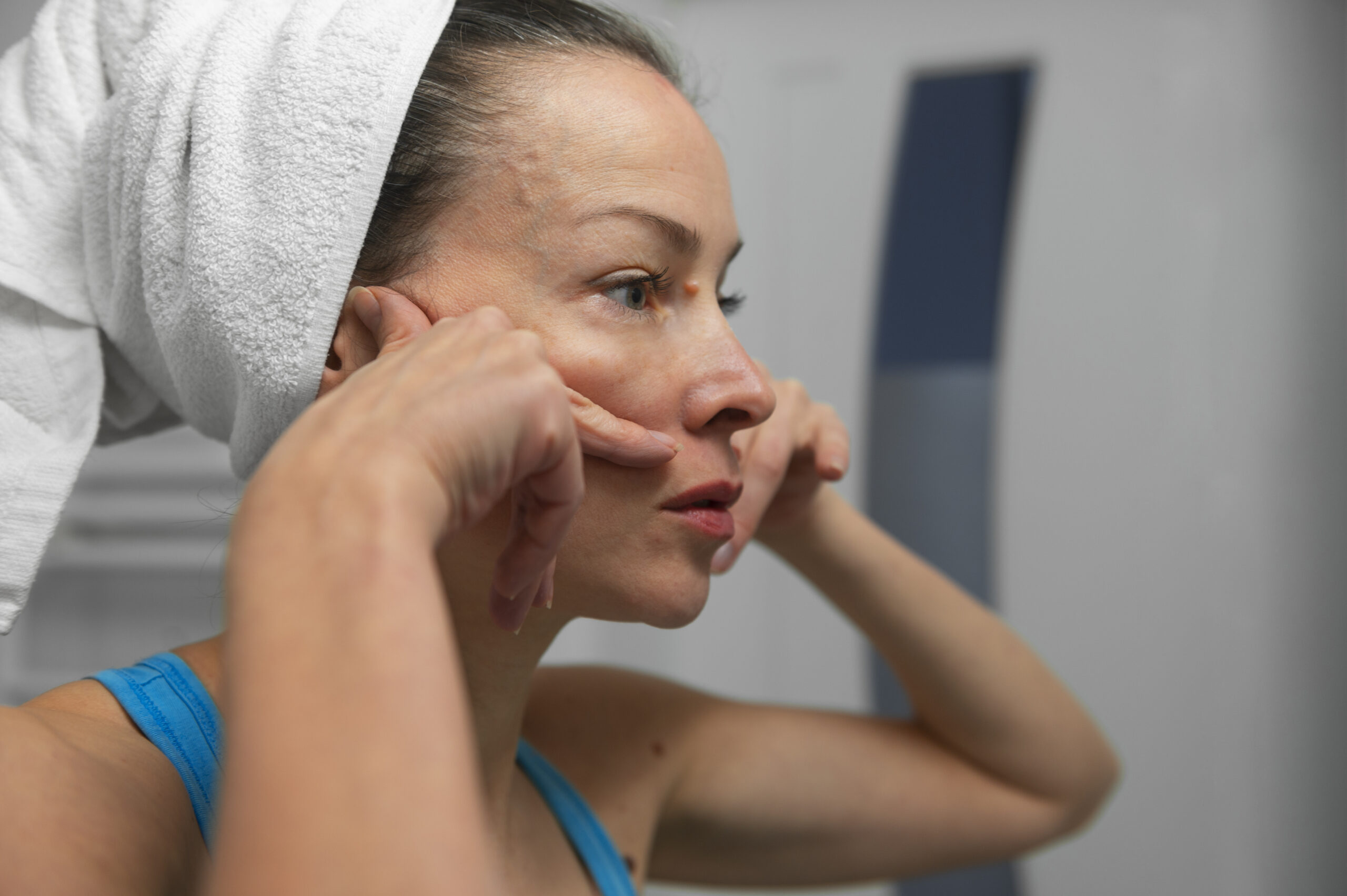 Dark Eyelids: Causes, remedies, and treatments