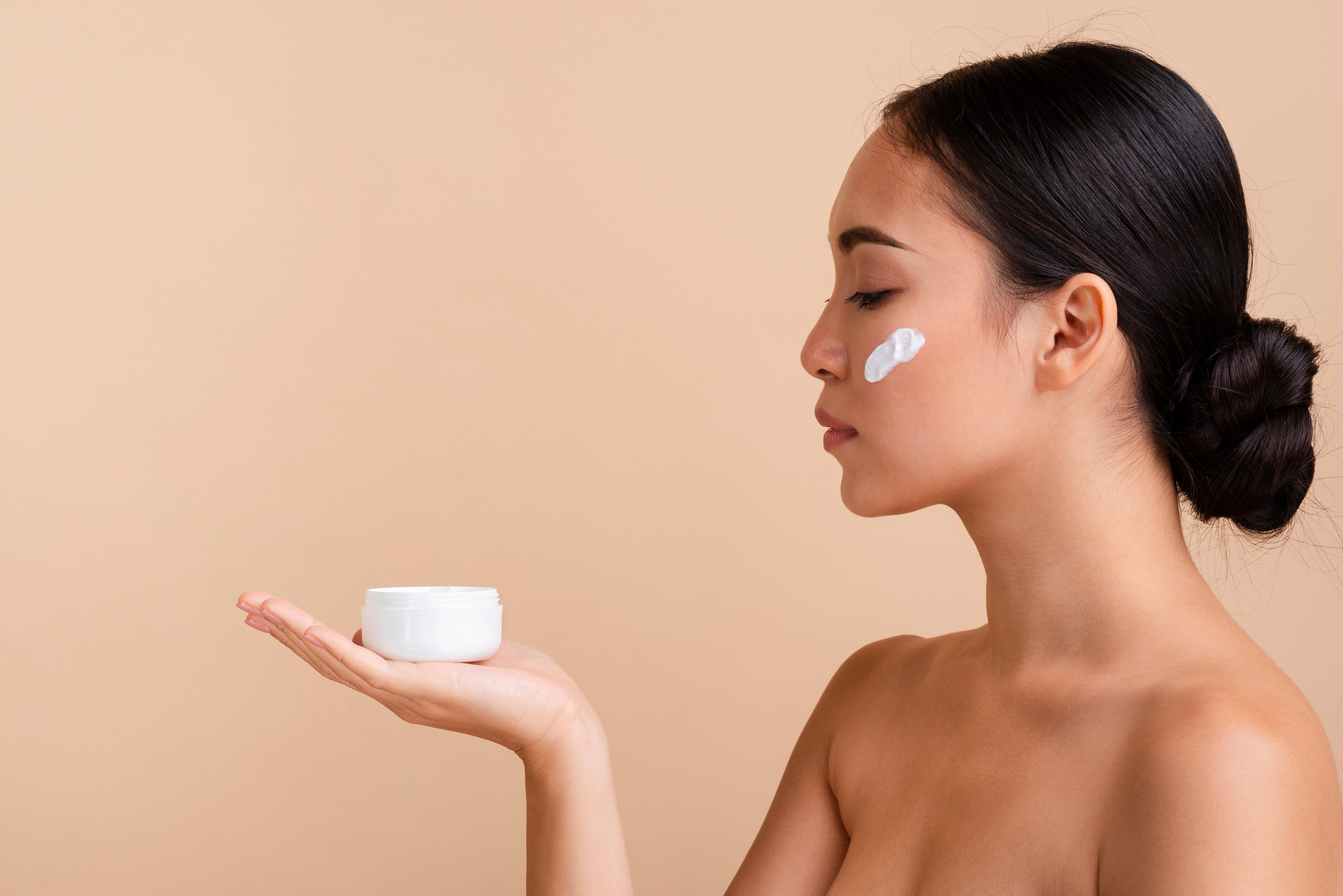 Moisturiser for Oily Skin: Must-Have or Skincare Myth?