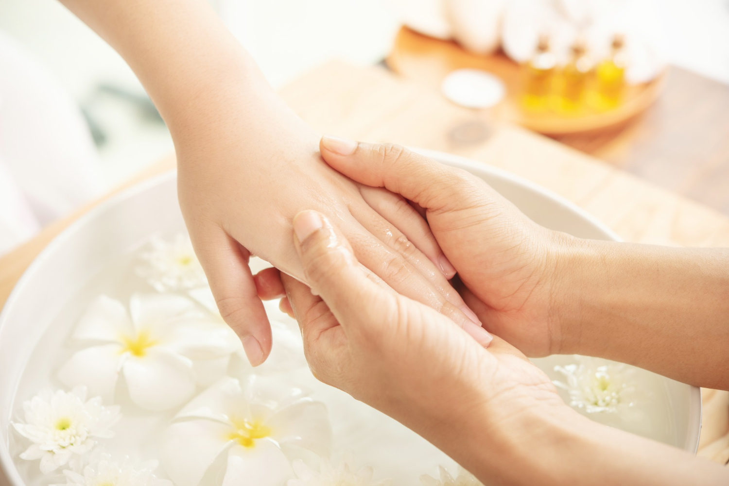 Deluxe Manicure