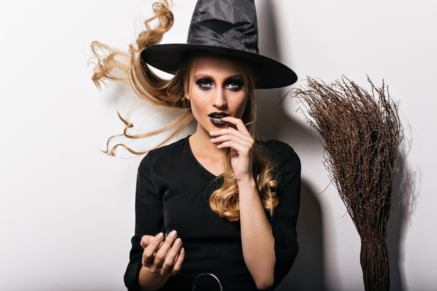 Witch Makeup Look for Halloween